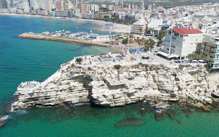 Benidorm inicia la licitación del contrato para la renovación del alumbrado del acantilado del Castell 
