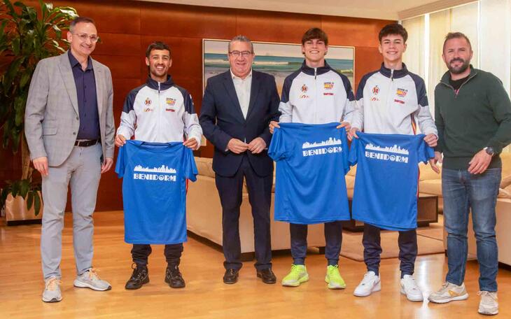 El alcalde desea el mayor de los éxitos a los taekwondistas de Benidorm en el europeo de Eslovenia