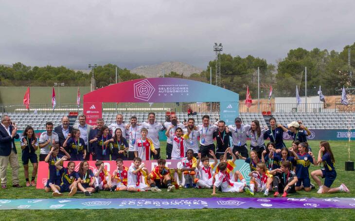 Selecciones catalanas sub-12 masculina y femenina.