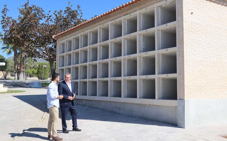 Nuevos nichos en el cementerio de San Jaime