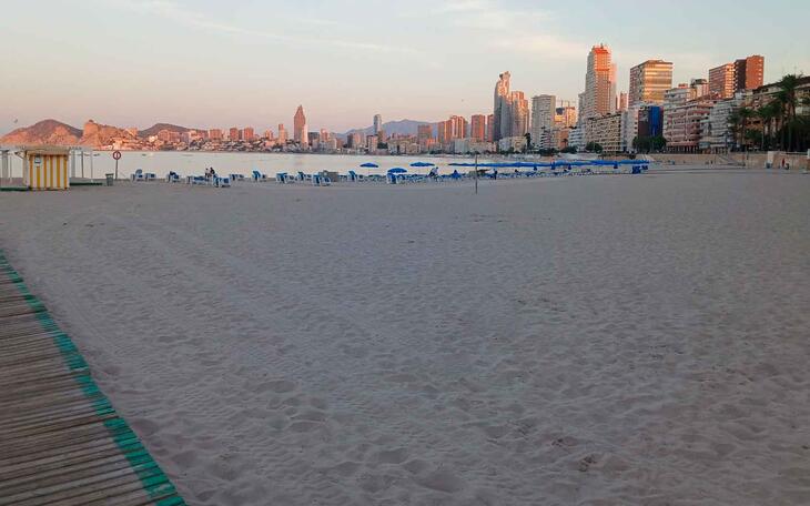 Amanece en Benidorm.
