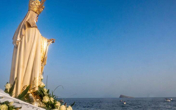 La Virgen del Carmen reúne en Benidorm a miles de personas en sus fiestas de tradición marinera