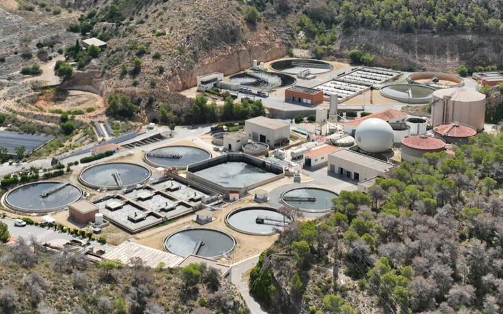 Benidorm mejorará la línea de fangos de la EDAR y aumentará la producción del biogás que se emplea como combustible en la instalación