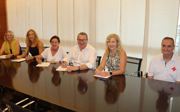 Benidorm renueva su colaboración con Cruz Roja para mejorar las condiciones de vida y las situaciones de vulnerabilidad en la población