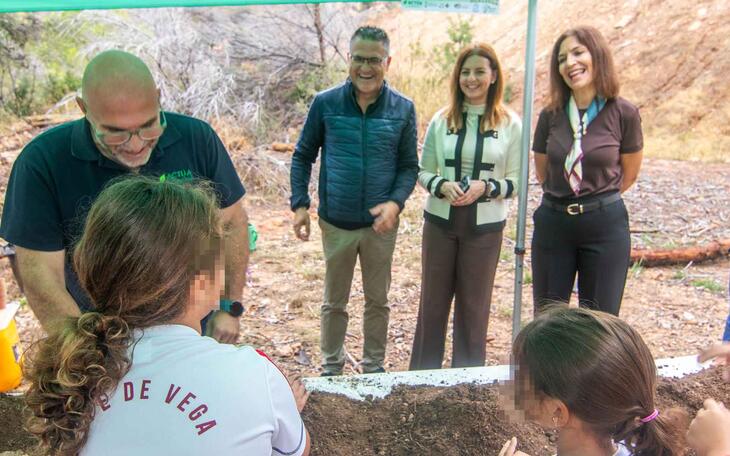Bombas de semillas para la regeneración ambiental de la Cantera del Racó de l’Infern
