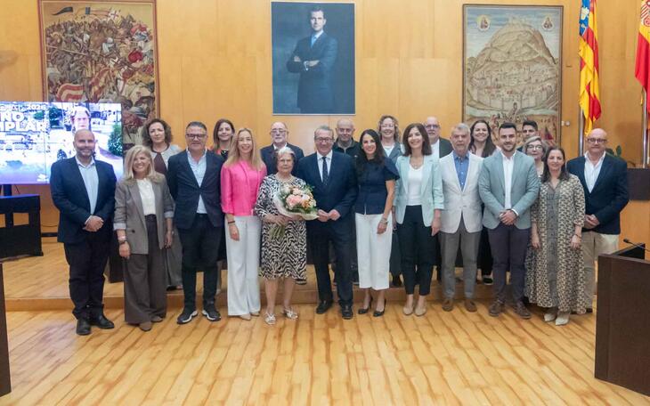 Benidorm concede a Úrsula Llinares Martínez el reconocimiento de Vecina Ejemplar por su entrega y compromiso con los demás 
