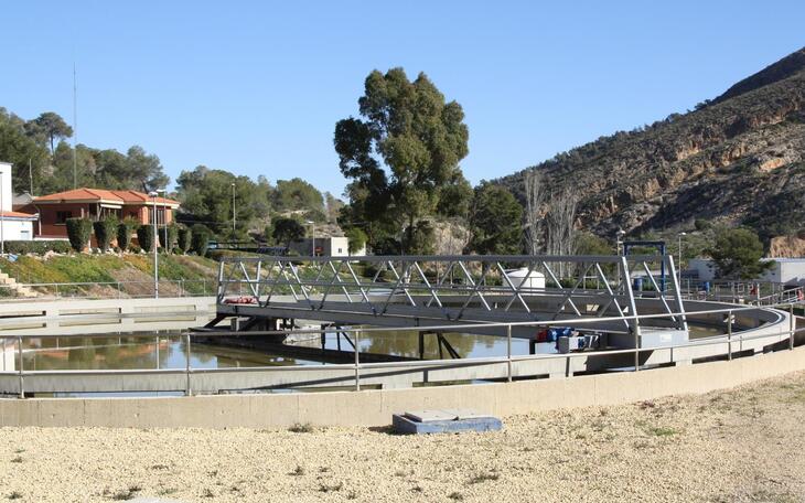 El pleno votará la adjudicación provisional del contrato de la EDAR, que introduce medidas para reducir la conductividad del agua