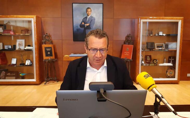 Benidorm desactiva el lunes la plataforma de reservas para la playa de Levante y adelanta a las 21.00 horas el cierre de los arenales