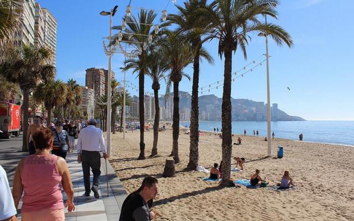 Benidorm amplía las restricciones de circulación en un nuevo tramo del Paseo de Levante