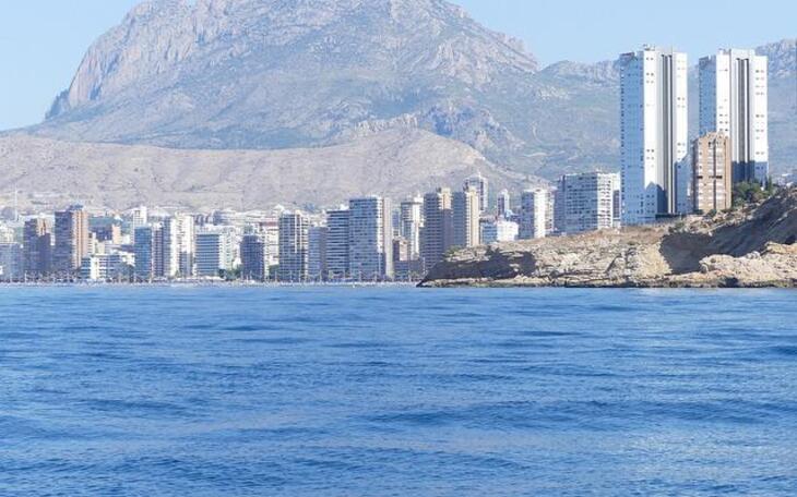 Benidorm pide también cita con la ministra de Medio Ambiente por la sentencia del TSJ sobre las torres de Punta Llisera
