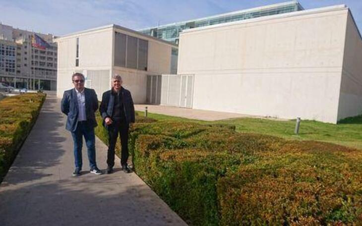 Ciudadanos propone ampliar el salón de actos del ayuntamiento de Benidorm para doblar su aforo y aumentar su escenario   