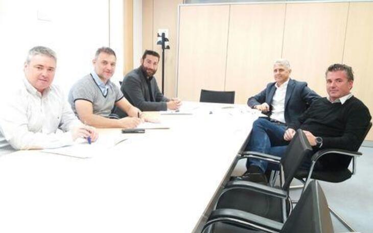 Ciudadanos se reúne con representantes del Colegio de Fisioterapeutas para tratar su presencia en eventos deportivos   