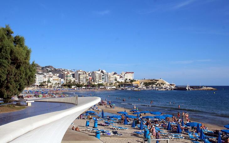 Benidorm consigue el sello ‘Calculo + Reduzco’ que emite al Ministerio al minorar las emisiones de CO2 en las playas 