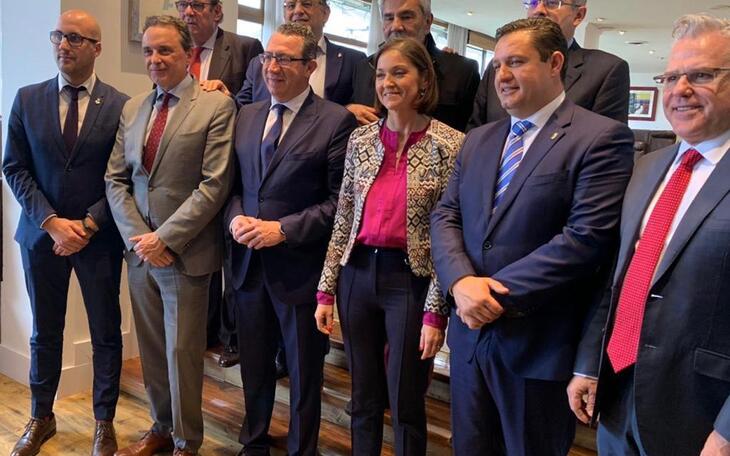 El alcalde de Benidorm y del resto de municipios de la AMT se reúnen con la ministra de Turismo