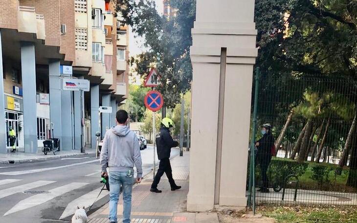 Ciudadanos pide más vigilancia en el parque de l’Aigüera y reabrir sus puertas en su horario establecido para permitir el cruce peatonal 