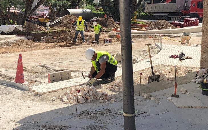 Cs propone poner mármol alicantino en la avenida Mediterráneo de Benidorm tras descartarse a última hora el material previsto