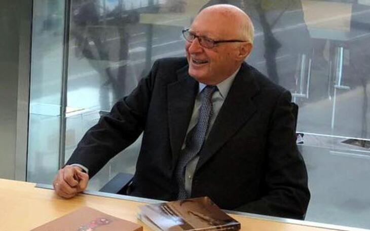 Benidorm nombra ‘Hijo Adoptivo’ a José Pedro Pérez-Llorca, uno de los ‘padres’ de la Constitución 