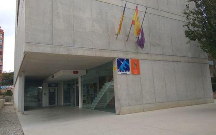 El centro social Tanit de Benidorm todavía no abre por la tarde