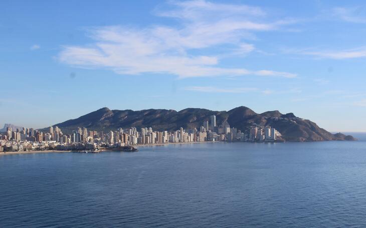 Benidorm licita de forma totalmente electrónica el servicio integral de mobiliario urbano  