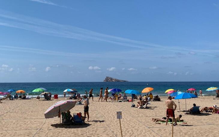 Benidorm adelanta a las 09.00 horas la apertura de reservas para la playa de Levante 