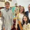 Els ‘fadrins’ de 2025 inician las fiestas de la Mare de Déu del Roser con una misa en la Ermita