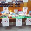 La Biblioteca municipal entrega a Cruz Roja los alimentos recogidos en su campaña solidaria 